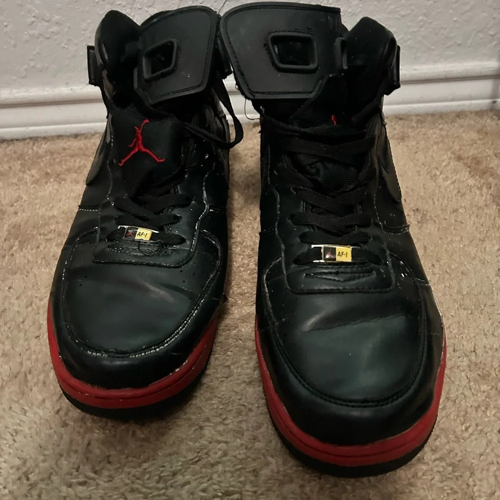 NIKE Air Force 1 - Black and Red High-Top Sneakers - Picture 2 of 10